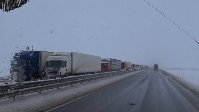 Вырвались из снежного плена/пробка на Москву 15 км смотреть онлайн
