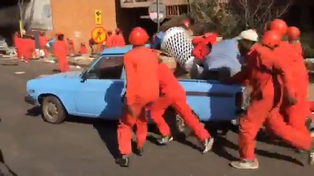 Belongings removes by Red Ants in Hillbrow смотреть онлайн