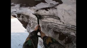 Что делать? Снег прилип к ковшу