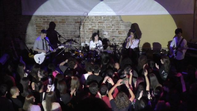 Группа Do not Disturb, выступление в Модерн Театр Бургас, Болгария 01.04.2023. смотреть онлайн