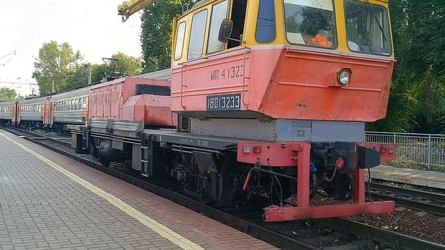 МПТ4-1323 Мотовоз погрузочно-транспортный и Электропоезд ЭД9М-1012 смотреть онлайн