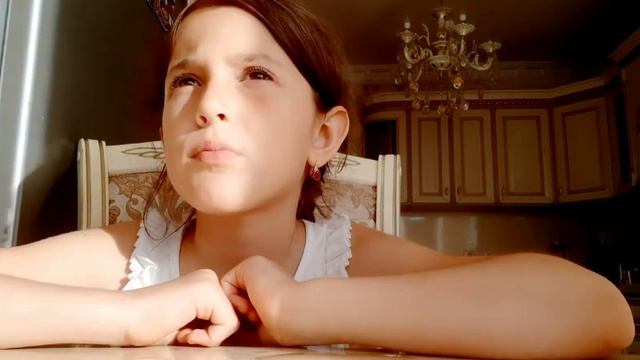 VLOG-10 : Мы вернулись 🤩 . Конец первого класса 🥳 . Летние каникулы 🌞 .