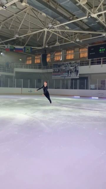 Александра Трусова 4Lz🧡#фигурноекатание#figureskating#trusova#quadqueen#трусова#сашатрусова смотреть онлайн