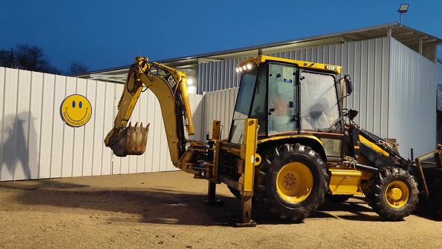 Tractopelle Caterpillar 432D смотреть онлайн