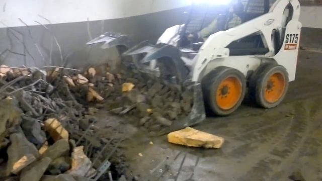 Liljeholmen bobcat s 175 med grib смотреть онлайн