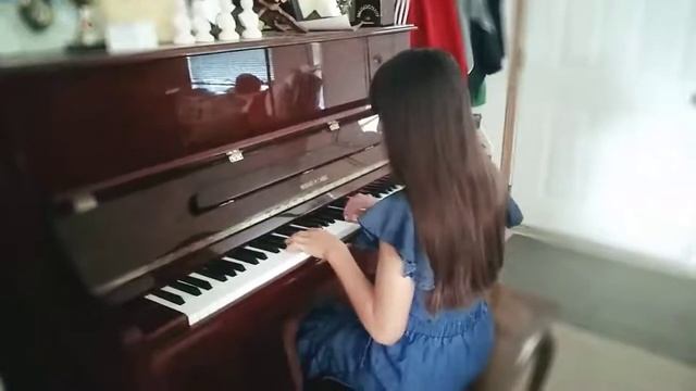 Julie's Piano Recital: Agent X by Melody Bober смотреть онлайн