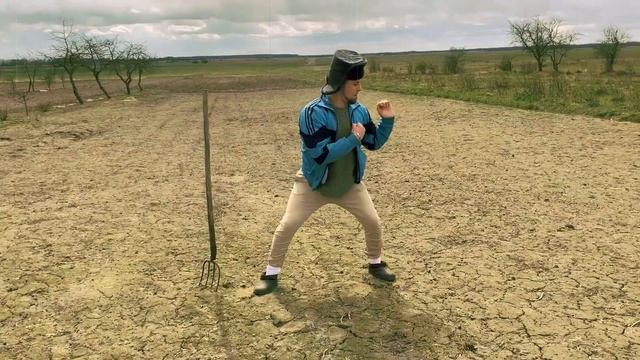 ПЛАЧУ НА ТЕХНО , деревня на техно смотреть онлайн