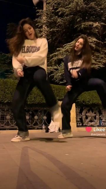 Опять 25! #глобальныерекомендации #shortvideo #танцы #тикток #likee