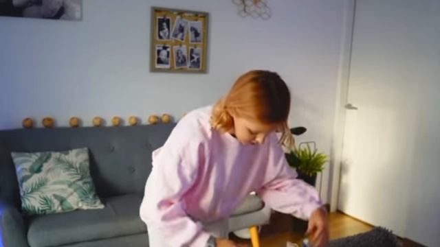 НИКОГДА НЕ ОТКРЫВАЙ ОХРАННИКУ ДВЕРЬ ИЗ ИГРЫ КАЛЬМАРА! смотреть онлайн