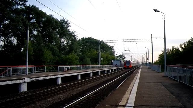 ЭЛЕКТРОПОЕЗД ЭС1П ЛАСТОЧКА смотреть онлайн
