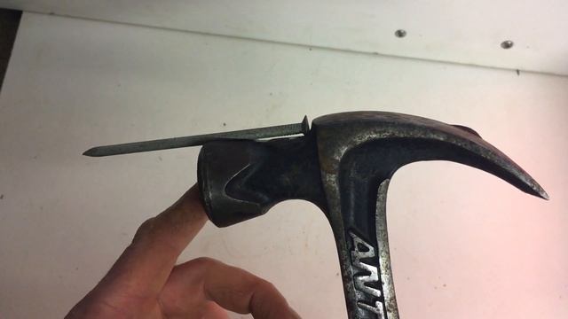 Product Testing And Reviewing The Stanley FatMax Antivibe Hammer смотреть онлайн
