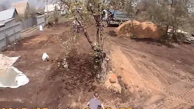 Трактор JCB 4CX + самосвал, день второй смотреть онлайн