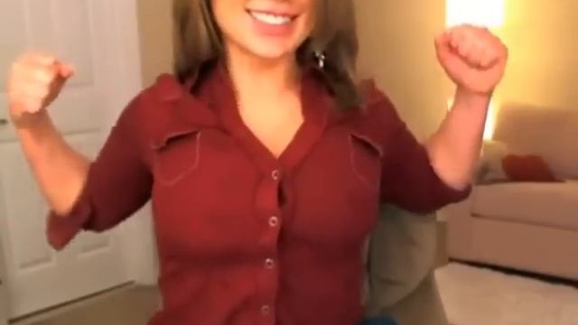 Her Big Boobs Busting These Button смотреть онлайн