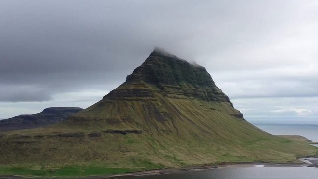 Сын и дочь не ухаживали за лежачей бабушкой, но требуют наследство