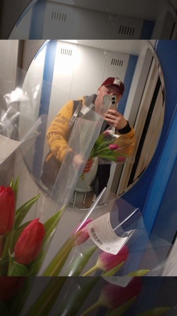 Красные тюльпаны
Стихи: Владимир Курочкин
Музыка, исп: Алексей Вечеров
Тизер смотреть онлайн