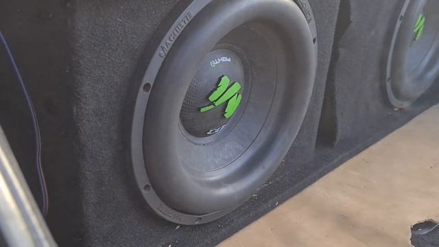 Taramps Smart 3K on Machete MF 12"s 2400rms @leeaudio7652 смотреть онлайн