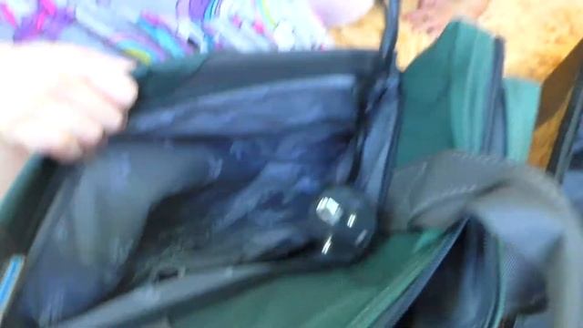 Чемодан с аукциона за 100$ смотреть онлайн