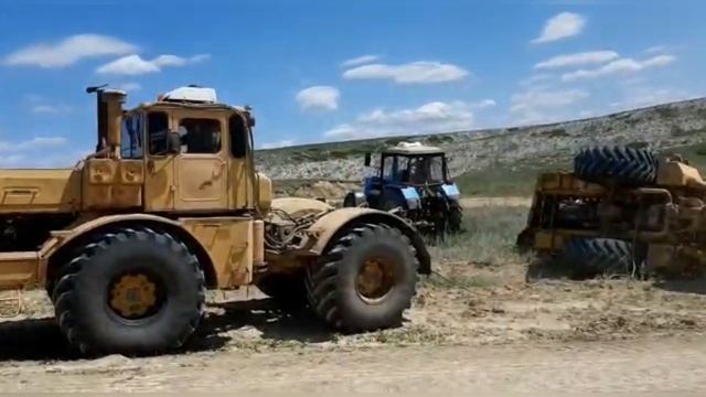 К-700 ПЕРЕВЕРНУЛСЯ С НОВЫМИ КУЛЬТИВАТОРАМИ! смотреть онлайн