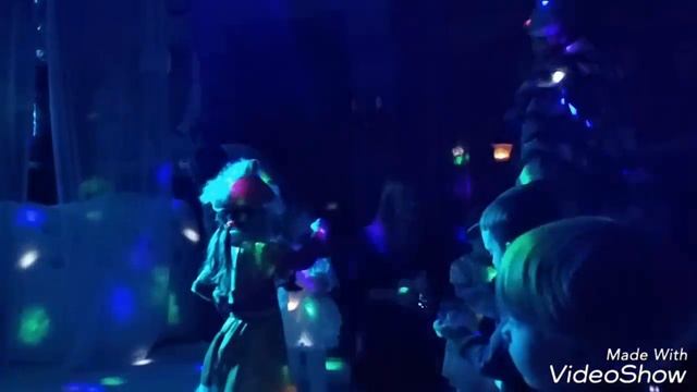 Новогоднее представление в "Сказкином доме" смотреть онлайн