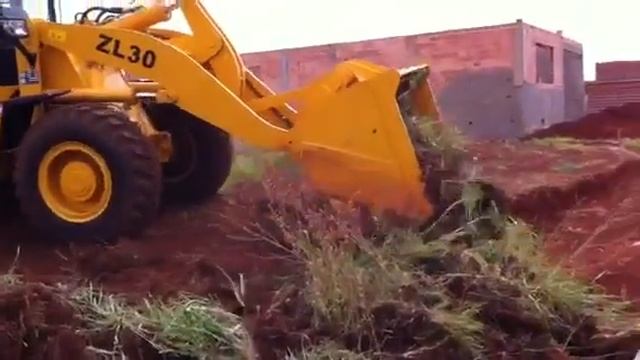 Pa carregadeira Brazmachine ZL 30 terraplenagem смотреть онлайн