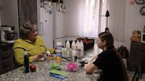 Мама и 13 детей - дети болеют - варим в ведре, кушаем с корыта- занимаемся огородом