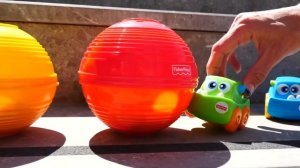 Машинки и кораблик Элаяс у бассейна. Маша Капуки и новый сборник видео для детей