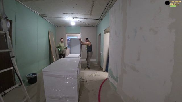 КУПИЛИ ДОМ НА ЮГЕ ОБУСТРАИВАЕМ КУХНЮ УРА ПЕРЕЕХАЛИ ШПАКЛЮЮ ПОТОЛОК В ХОЛЕ смотреть онлайн