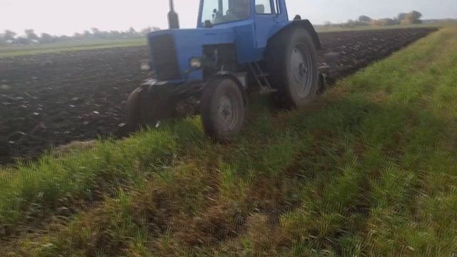 Вспашка после ярового ячменя. МТЗ-80 + ПЛН 3.35