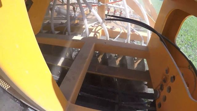 Посевной комплекс МинСемЛаб в поле МТЗ-82 смотреть онлайн