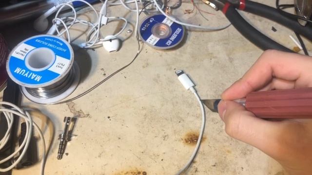 Convert lightning earpods to 3.5mm headphone jack earpods. смотреть онлайн