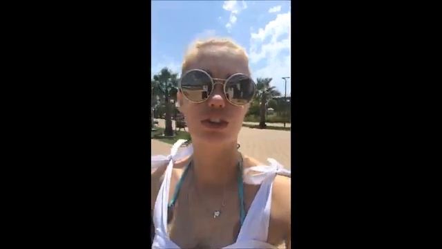 Павел и Агата Прилучные отдыхают в Сочи (04.07.2017) смотреть онлайн