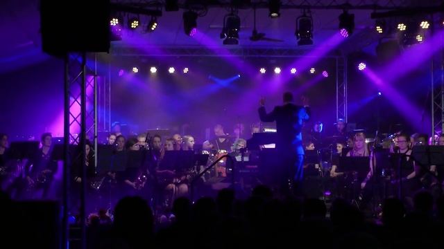 Dorp op de Planken Tungelroy 2013 [1 The Road to the West] смотреть онлайн