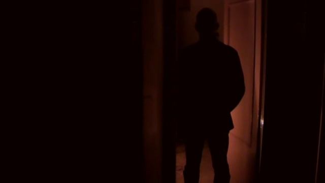 Трое мужчин в красных рубашках смотреть онлайн