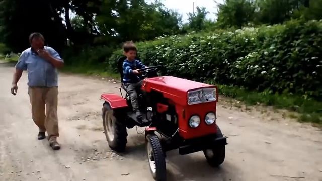 Їзда на тракторі в 5 років смотреть онлайн
