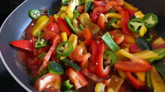 Carne Entomatado | Juicy beef chunks and veggies in tomato broth смотреть онлайн