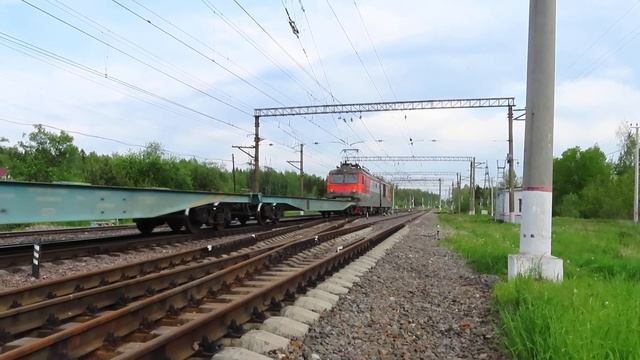 Электровозы ВЛ11М-407/408А, ВЛ10К-1078 с грузовыми поездами станция Пожитково 30.05.2020 смотреть онлайн