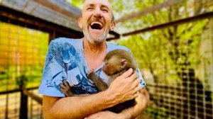 Люська дождалась пока все гамадрилы пошли спать и показывает маме Лиде что папа Влад ТОЛЬКО ЕЕ!!!