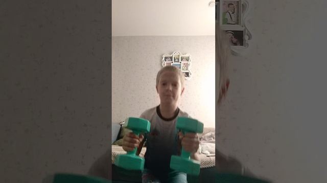 тренеровки с гантелями