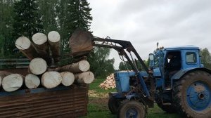 Поездка на пилораму. Погрузка бревен на тракторе т40