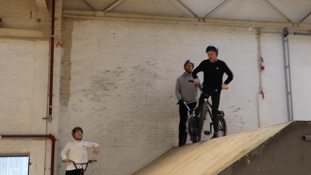 CRAZIEST FRONTFLIP EVER смотреть онлайн