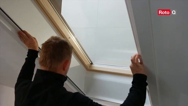 EN - Installing the RotoQ insect protection roller shutter to size смотреть онлайн