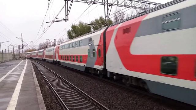 Электровоз эп2к-187 с двухэтажным поездом Колпино смотреть онлайн