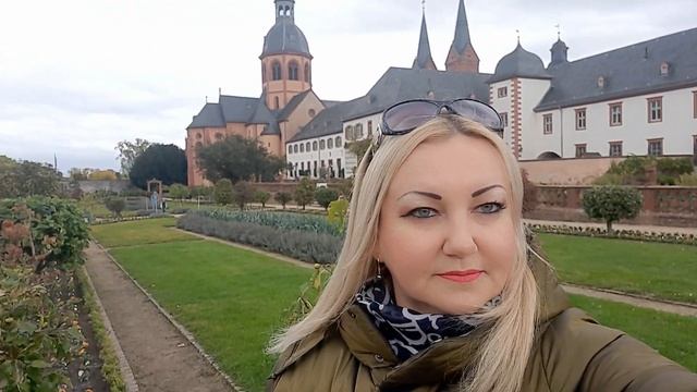 Прогулка в саду у монастыря #германия #монастырь #гессен #germany #kloster #hessen #garten #garden смотреть онлайн