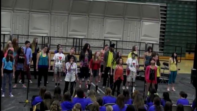 Santa Susana Show Choir- In The Heights Medley смотреть онлайн