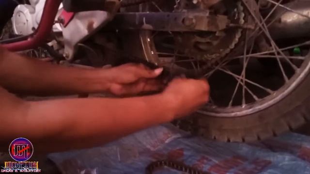 #howto Motorcycle Chain Replacing Basic tips & idea's with Special Tools смотреть онлайн