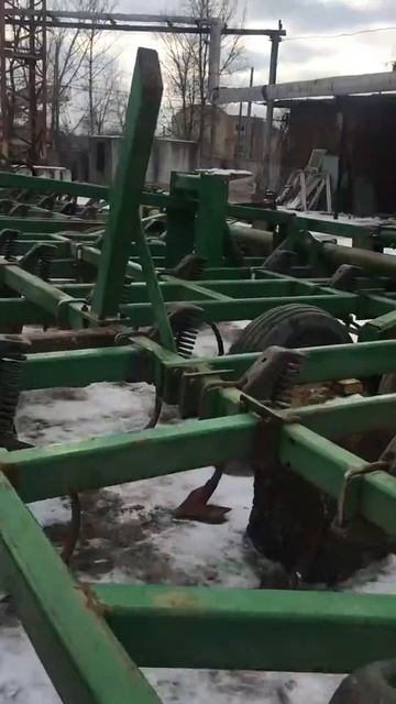 КУЛЬТИВАТОР JOHN DEERE 980 12,5 М, В НАЛИЧИИ ИЗ США, СТОЙКИ ОТ КУЛЬТИВАТОРА JD 2210 смотреть онлайн