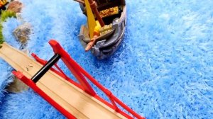 Робокары едут в Париж - Маша Капуки и машинки для детей