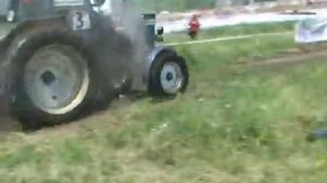 Трактор раздавил автомобиль ДПС