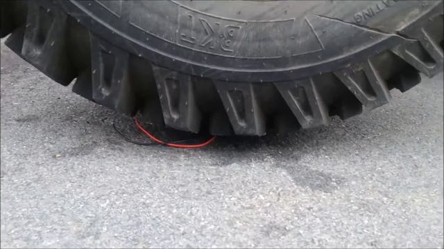 Фара KL1001 от NORDIC LIGHTS® против JCB 406 смотреть онлайн