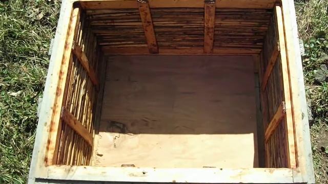 Универсальное дно для многокопусного улья из камыша смотреть онлайн